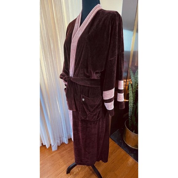 Vintage 70s bathrobe, chocolate brown velvet gender neutral, Pierre Cardin robe - Picture 3 of 10